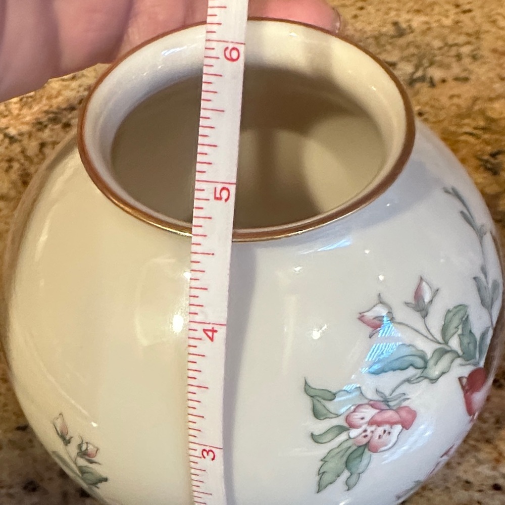 Lenox Serenade 5” Globe Vase 24” gold trim Hand Decorated Bird Floral Collection - Picture 9 of 9